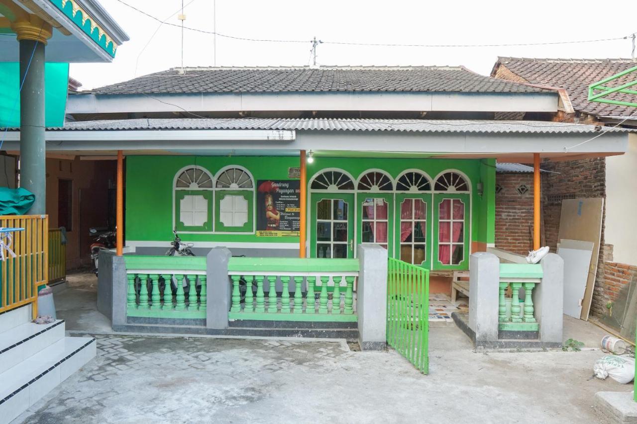 Gandrung Payungan Family Inn Banyuwangi  Εξωτερικό φωτογραφία